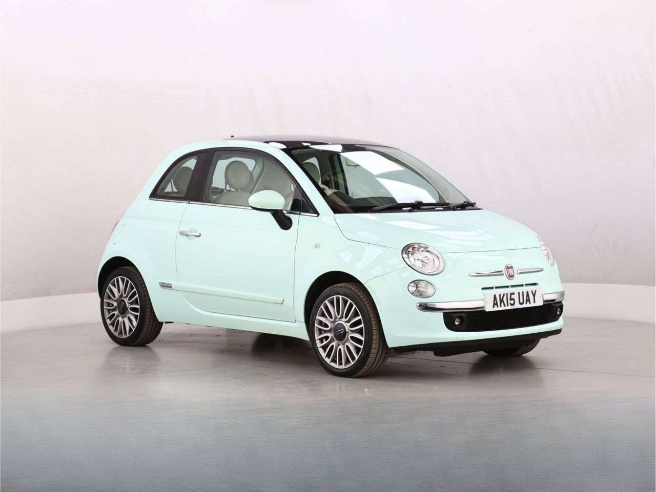 A 2015 FIAT 500 1.2 Lounge Hatchback 3dr Petrol Manual Euro 6 (s/s) (69 bhp) A 2015 FIAT 500 1.2 Lounge Hatchback 3dr Petrol Manual Euro 6 (s/s) (69 bhp)