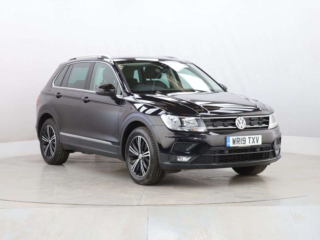 A 2019 VOLKSWAGEN TIGUAN 1.5 TSI EVO SE Navigation SUV 5dr Petrol Manual Euro 6 (s/s) (150 ps) A 2019 VOLKSWAGEN TIGUAN 1.5 TSI EVO SE Navigation SUV 5dr Petrol Manual Euro 6 (s/s) (150 ps)