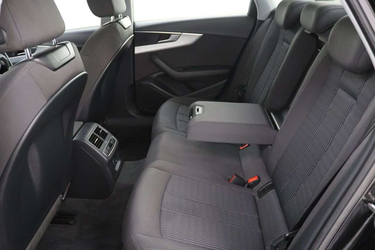 2018 AUDI A4 2018 AUDI A4