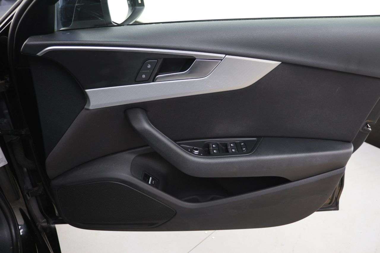 2018 AUDI A4 2018 AUDI A4