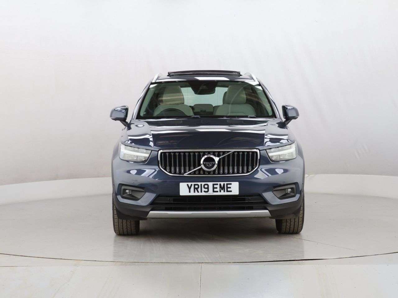 A 2019 VOLVO XC40 1.5 T3 Inscription SUV 5dr Petrol Auto Euro 6 (s/s) (163 ps) A 2019 VOLVO XC40 1.5 T3 Inscription SUV 5dr Petrol Auto Euro 6 (s/s) (163 ps)