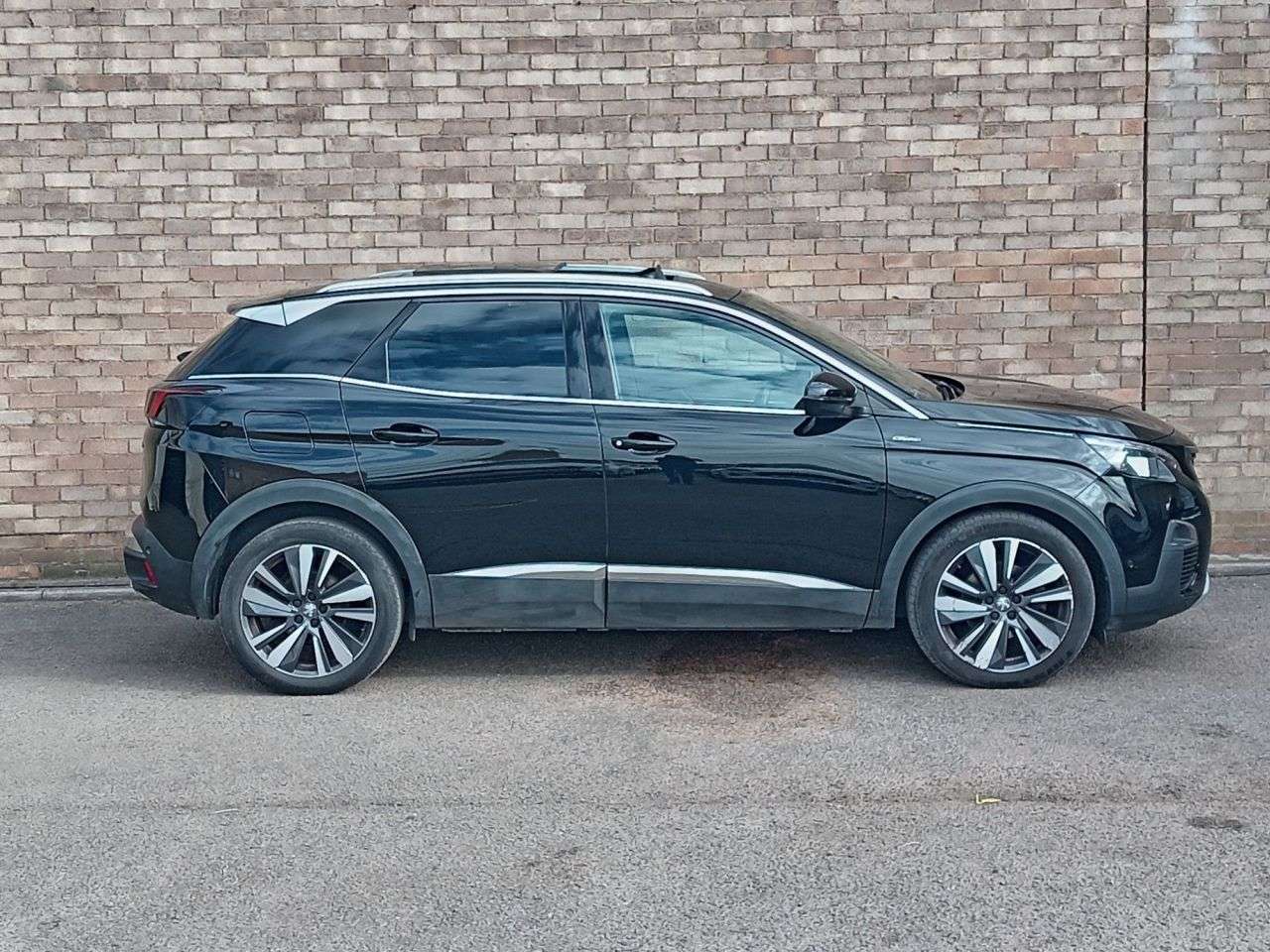 A 2019 PEUGEOT 3008 1.5 BlueHDi GT Line Premium SUV 5dr Diesel Manual Euro 6 (s/s) (130 ps) A 2019 PEUGEOT 3008 1.5 BlueHDi GT Line Premium SUV 5dr Diesel Manual Euro 6 (s/s) (130 ps)