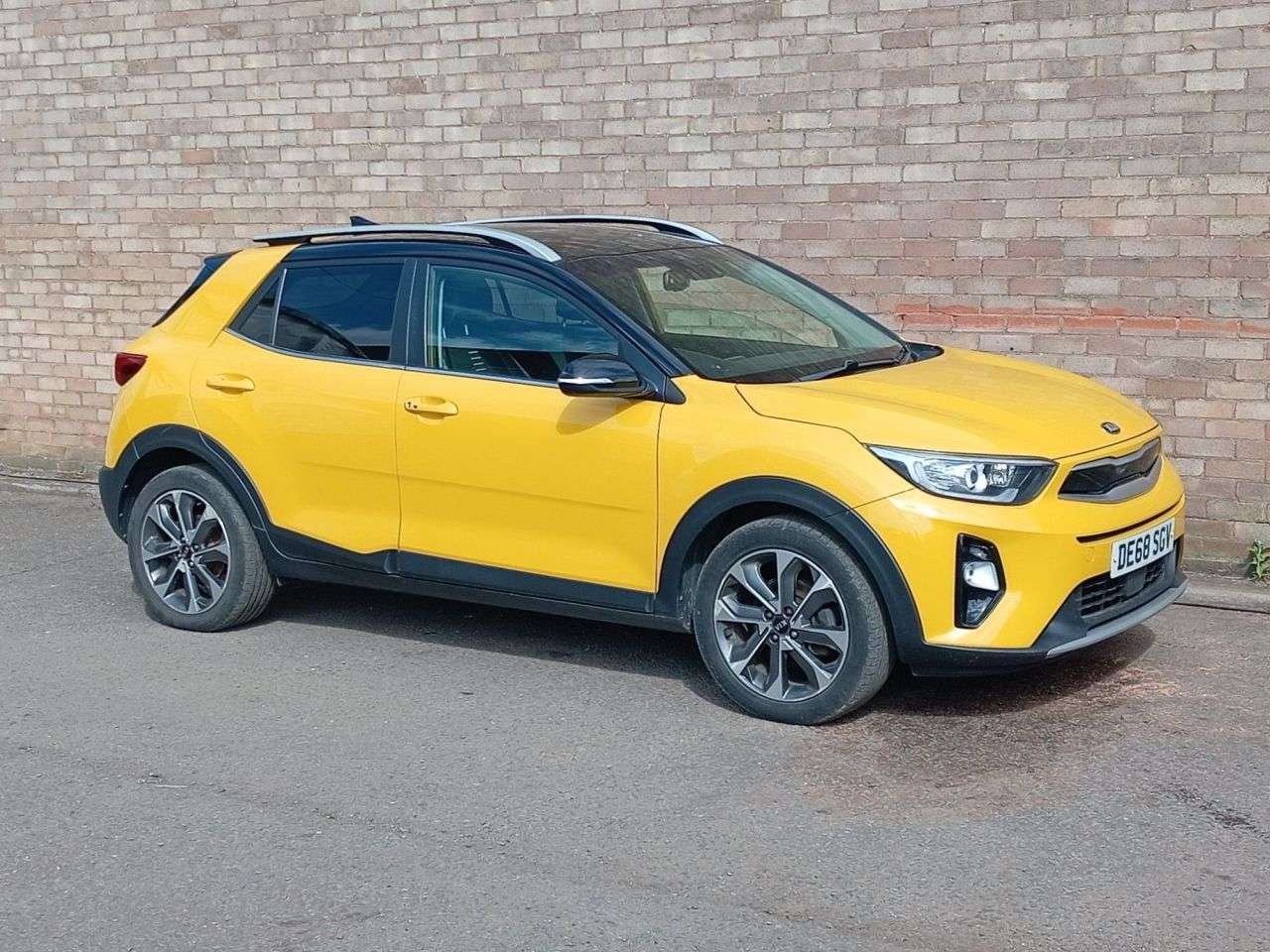 A 2018 KIA STONIC 1.0 T-GDi First Edition SUV 5dr Petrol Manual Euro 6 (s/s) (118 bhp) A 2018 KIA STONIC 1.0 T-GDi First Edition SUV 5dr Petrol Manual Euro 6 (s/s) (118 bhp)