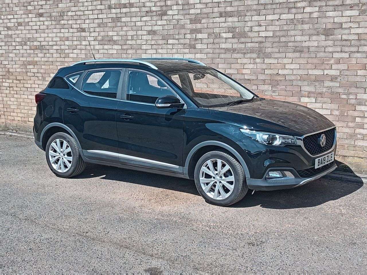 A 2019 MG MG ZS 1.0 T-GDI Excite SUV 5dr Petrol Auto Euro 6 (111 ps) A 2019 MG MG ZS 1.0 T-GDI Excite SUV 5dr Petrol Auto Euro 6 (111 ps)