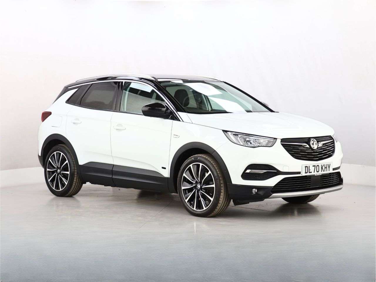 A 2020 VAUXHALL GRANDLAND X 1.6 13.2kWh Business Edition Nav Premium SUV 5dr Petrol Plug-in Hybrid Auto A 2020 VAUXHALL GRANDLAND X 1.6 13.2kWh Business Edition Nav Premium SUV 5dr Petrol Plug-in Hybrid Auto