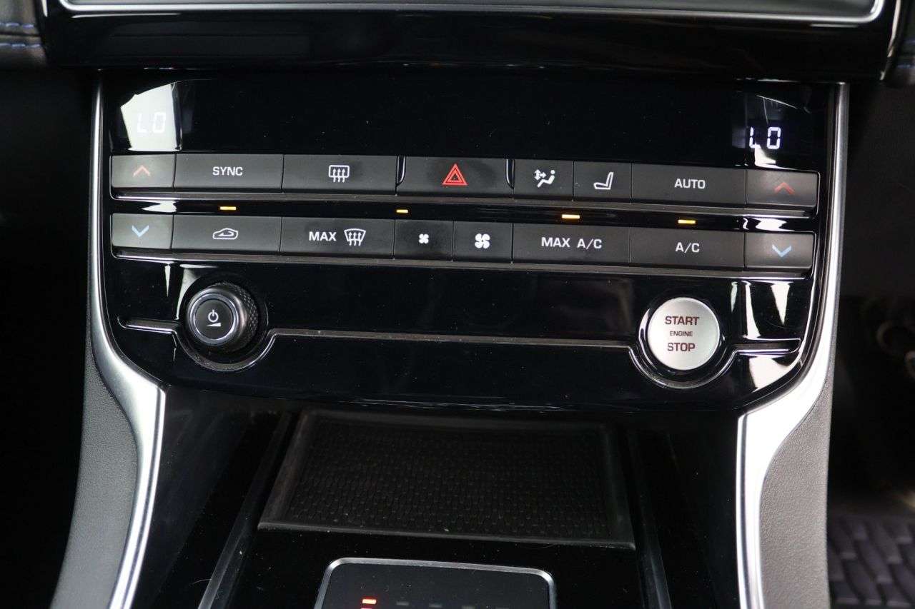 2018 JAGUAR XE 2018 JAGUAR XE