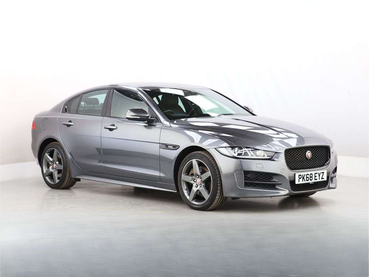 A 2018 JAGUAR XE 2.0d R-Sport Saloon 4dr Diesel Auto AWD Euro 6 (s/s) (180 ps) A 2018 JAGUAR XE 2.0d R-Sport Saloon 4dr Diesel Auto AWD Euro 6 (s/s) (180 ps)