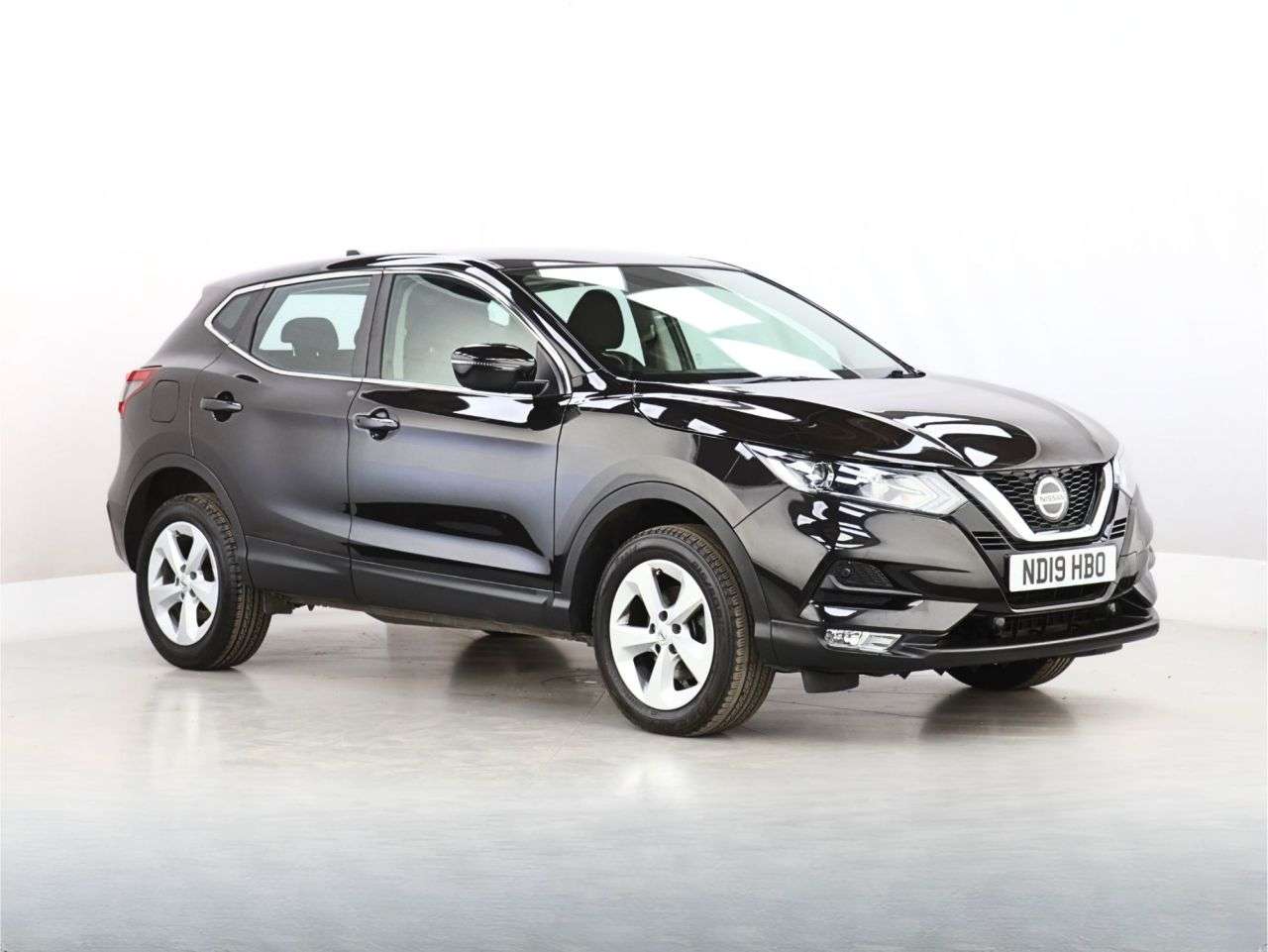 A 2019 NISSAN QASHQAI 1.3 DIG-T Acenta Premium SUV 5dr Petrol Manual Euro 6 (s/s) (160 ps) A 2019 NISSAN QASHQAI 1.3 DIG-T Acenta Premium SUV 5dr Petrol Manual Euro 6 (s/s) (160 ps)
