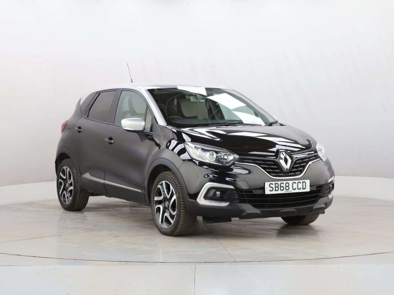 A 2018 RENAULT CAPTUR 0.9 TCe ENERGY Iconic SUV 5dr Petrol Manual Euro 6 (s/s) (90 ps) A 2018 RENAULT CAPTUR 0.9 TCe ENERGY Iconic SUV 5dr Petrol Manual Euro 6 (s/s) (90 ps)