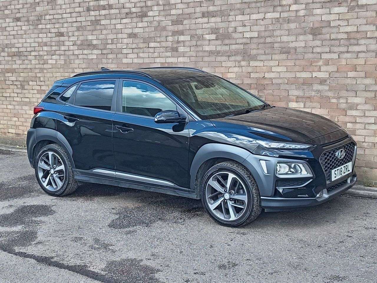 A 2018 HYUNDAI KONA 1.0 T-GDi Blue Drive Premium SUV 5dr Petrol Manual Euro 6 (s/s) (120 ps) A 2018 HYUNDAI KONA 1.0 T-GDi Blue Drive Premium SUV 5dr Petrol Manual Euro 6 (s/s) (120 ps)