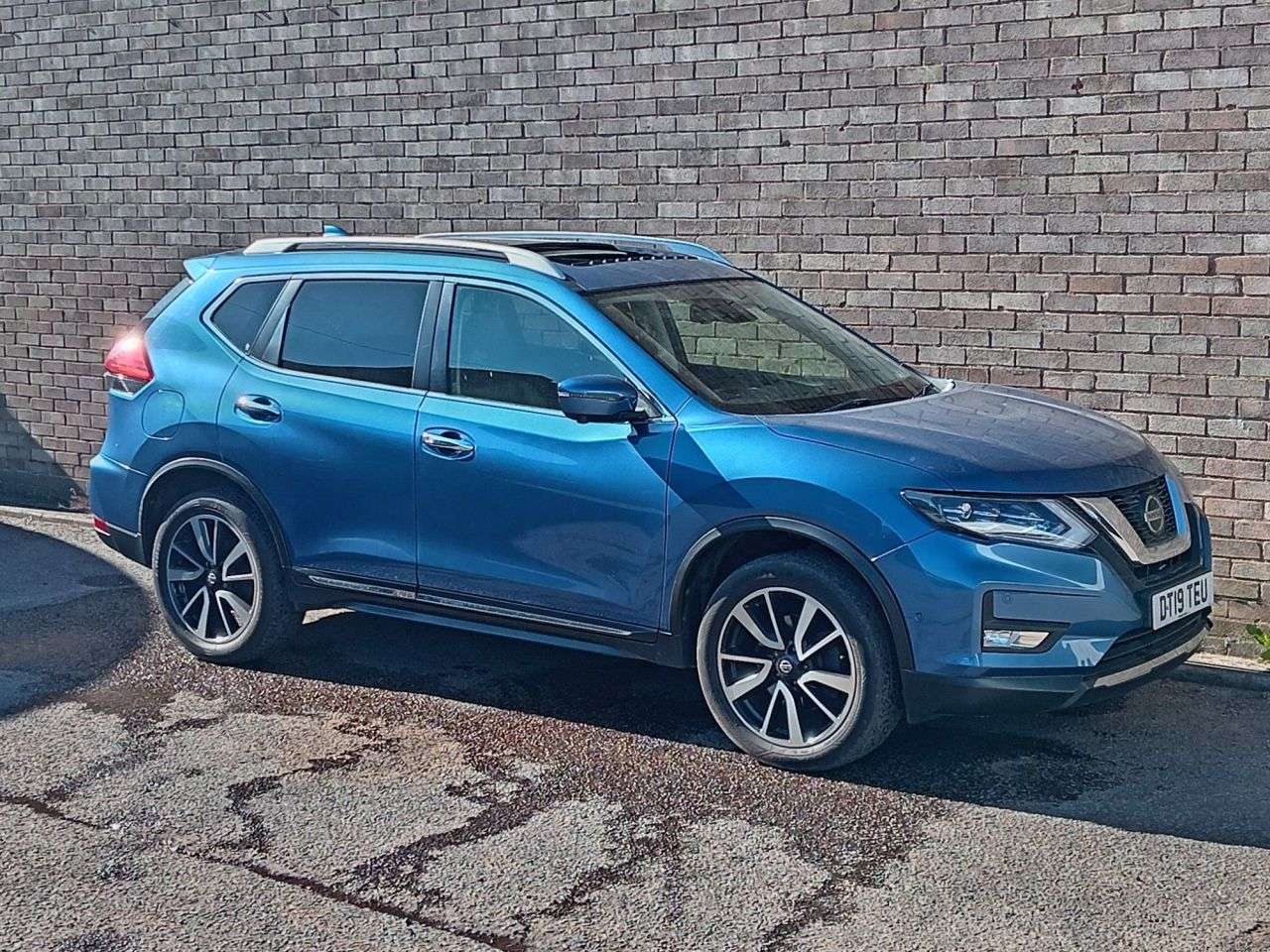 A 2019 NISSAN X-TRAIL 1.7 dCi Tekna SUV 5dr Diesel Manual Euro 6 (s/s) (150 ps) A 2019 NISSAN X-TRAIL 1.7 dCi Tekna SUV 5dr Diesel Manual Euro 6 (s/s) (150 ps)