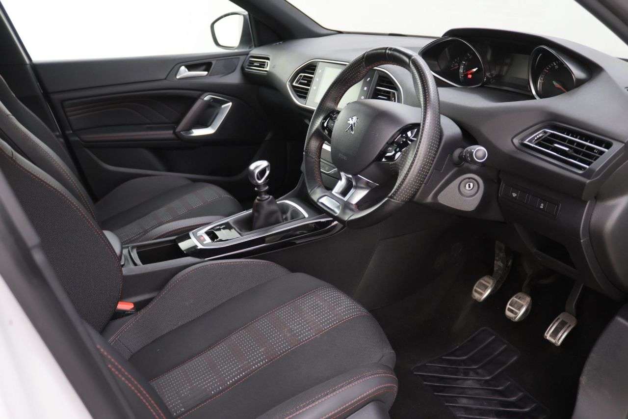 2018 PEUGEOT 308 SW 2018 PEUGEOT 308 SW