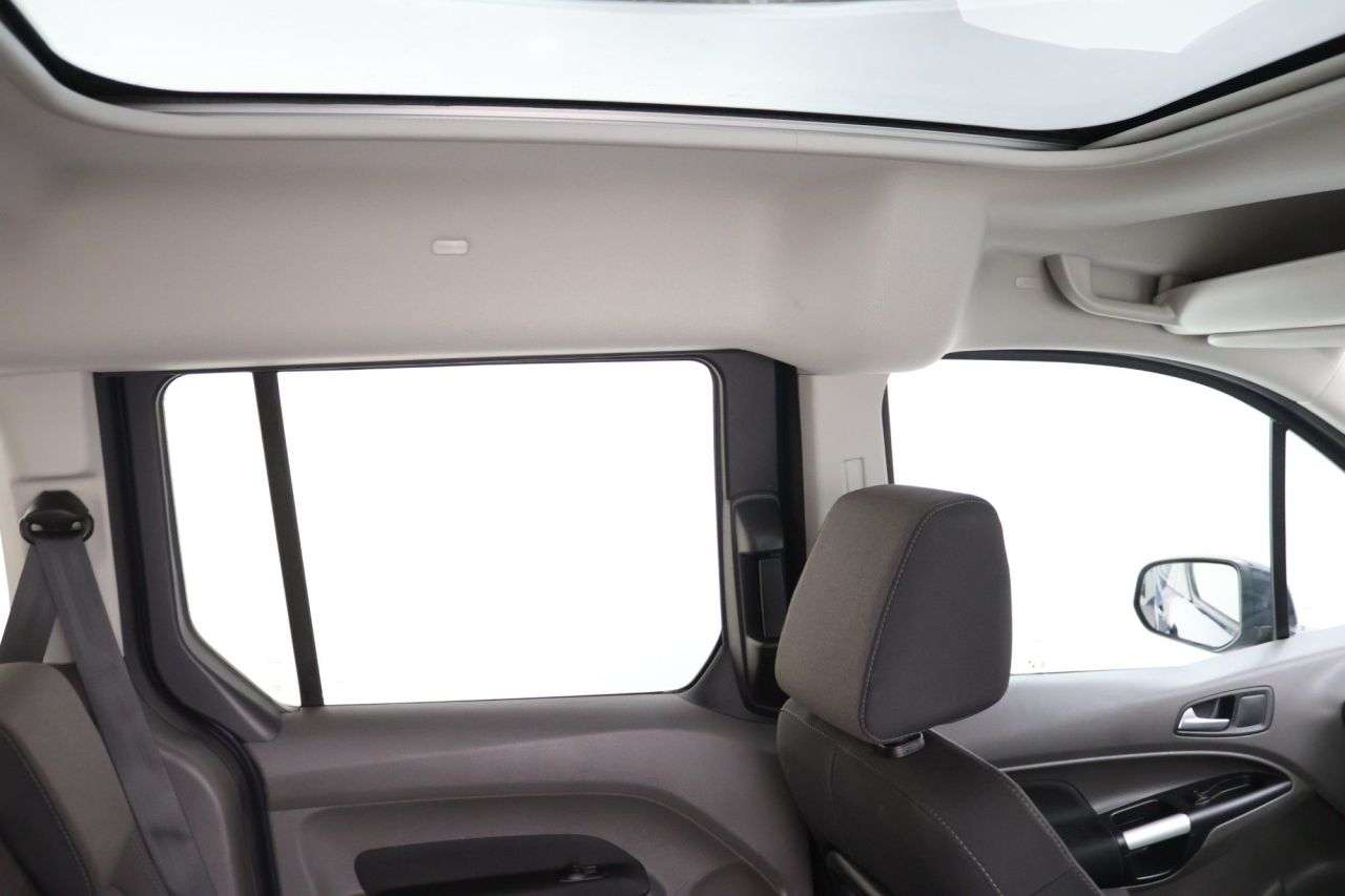 A 2020 FORD TOURNEO CONNECT 1.5 EcoBlue Titanium MPV 5dr Diesel Auto Euro 6 (s/s) (120 ps) A 2020 FORD TOURNEO CONNECT 1.5 EcoBlue Titanium MPV 5dr Diesel Auto Euro 6 (s/s) (120 ps)