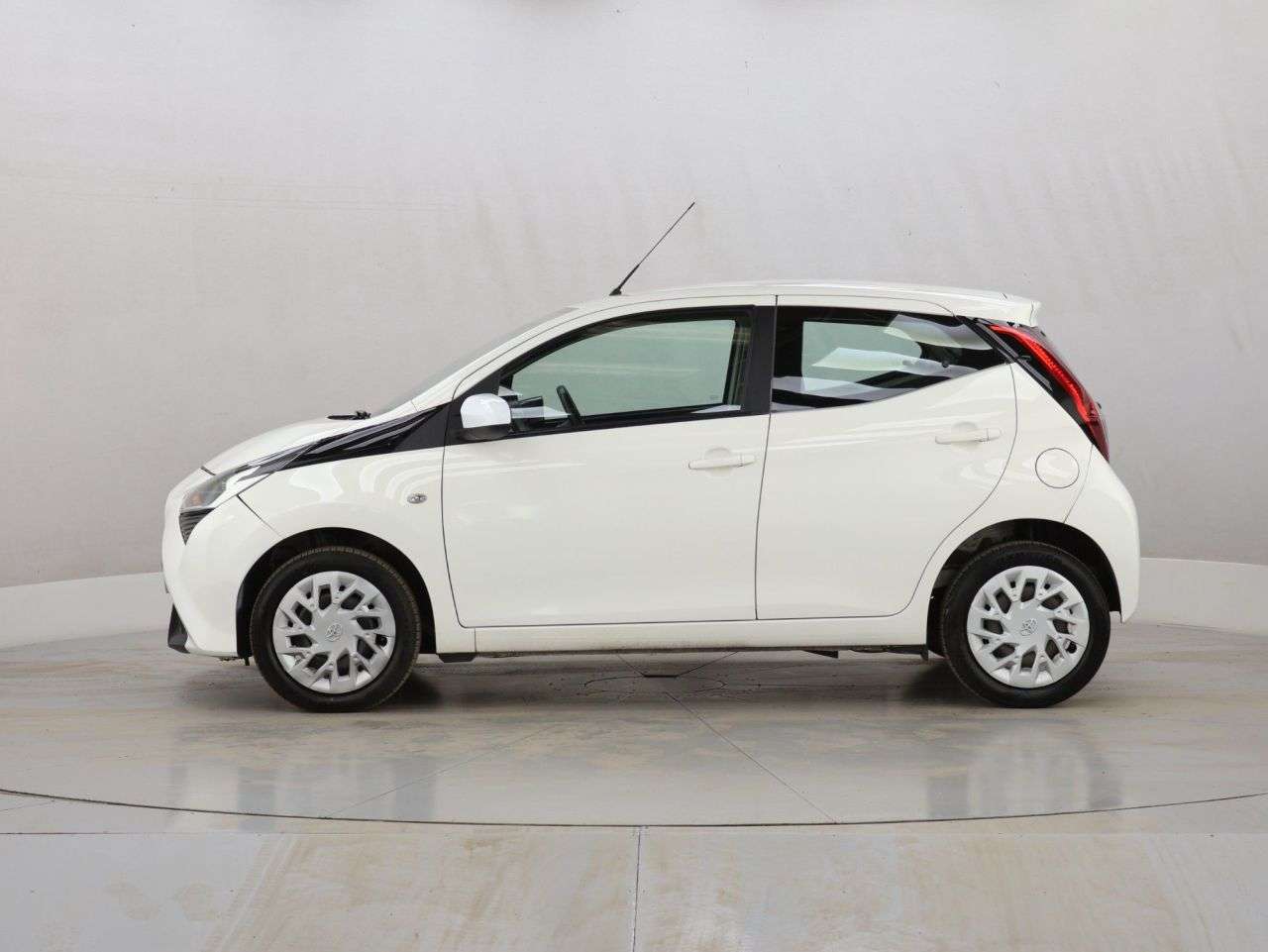 2021 TOYOTA AYGO 2021 TOYOTA AYGO