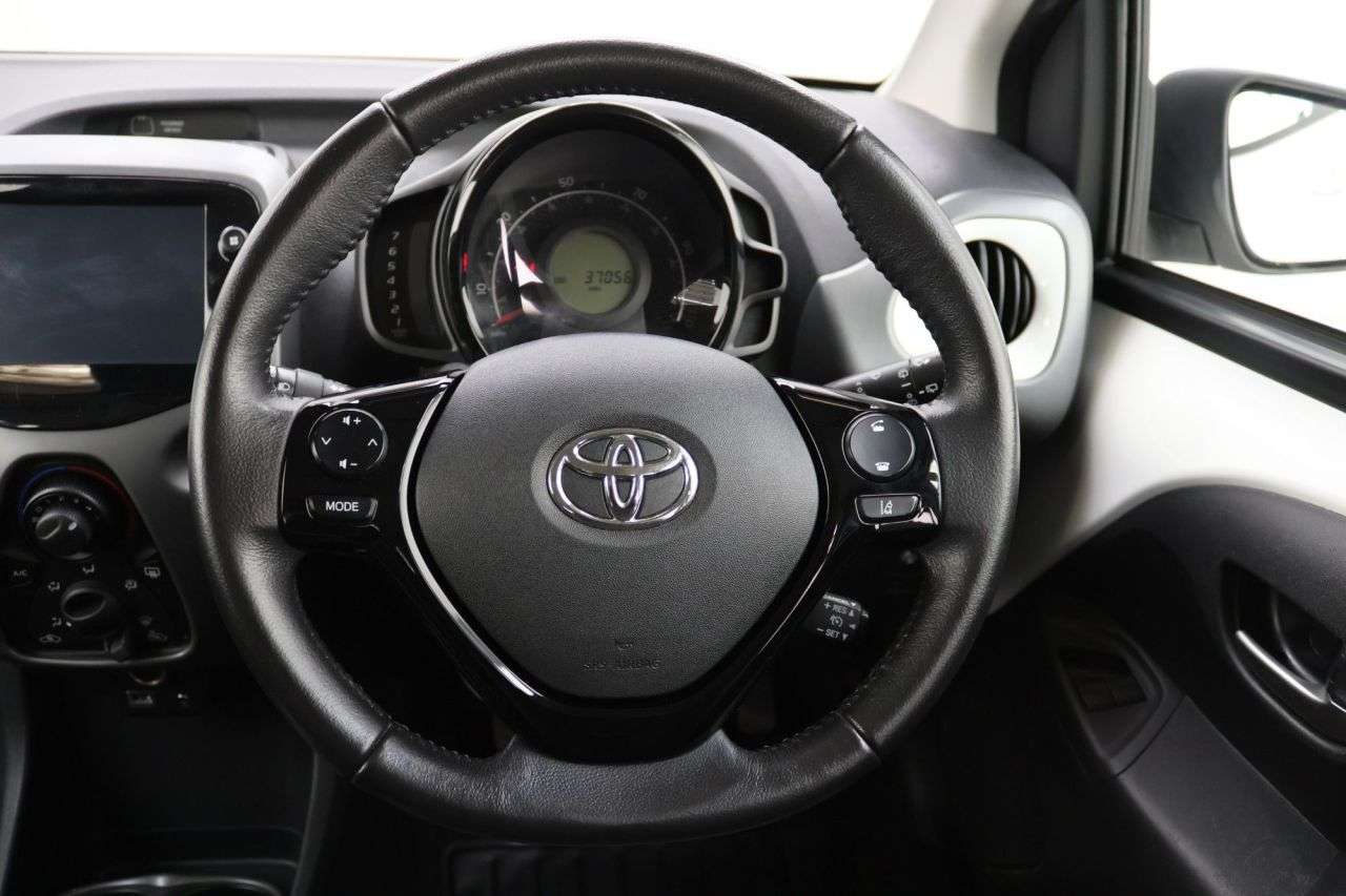 2021 TOYOTA AYGO 2021 TOYOTA AYGO