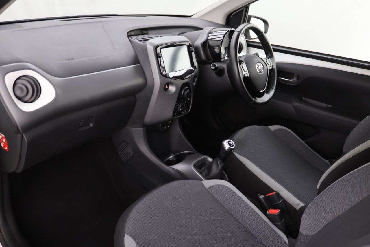 2021 TOYOTA AYGO 2021 TOYOTA AYGO