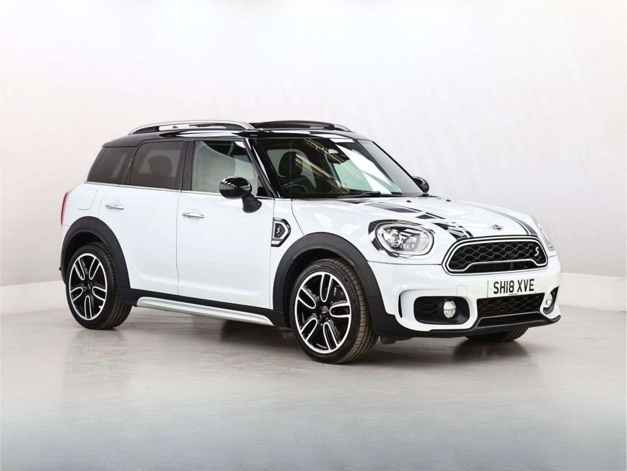A 2018 MINI COUNTRYMAN 2.0 Cooper S SUV 5dr Petrol Manual Euro 6 (s/s) (192 ps) A 2018 MINI COUNTRYMAN 2.0 Cooper S SUV 5dr Petrol Manual Euro 6 (s/s) (192 ps)