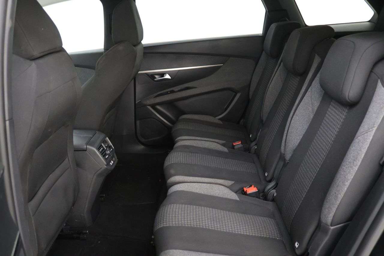 2023 PEUGEOT 5008 2023 PEUGEOT 5008