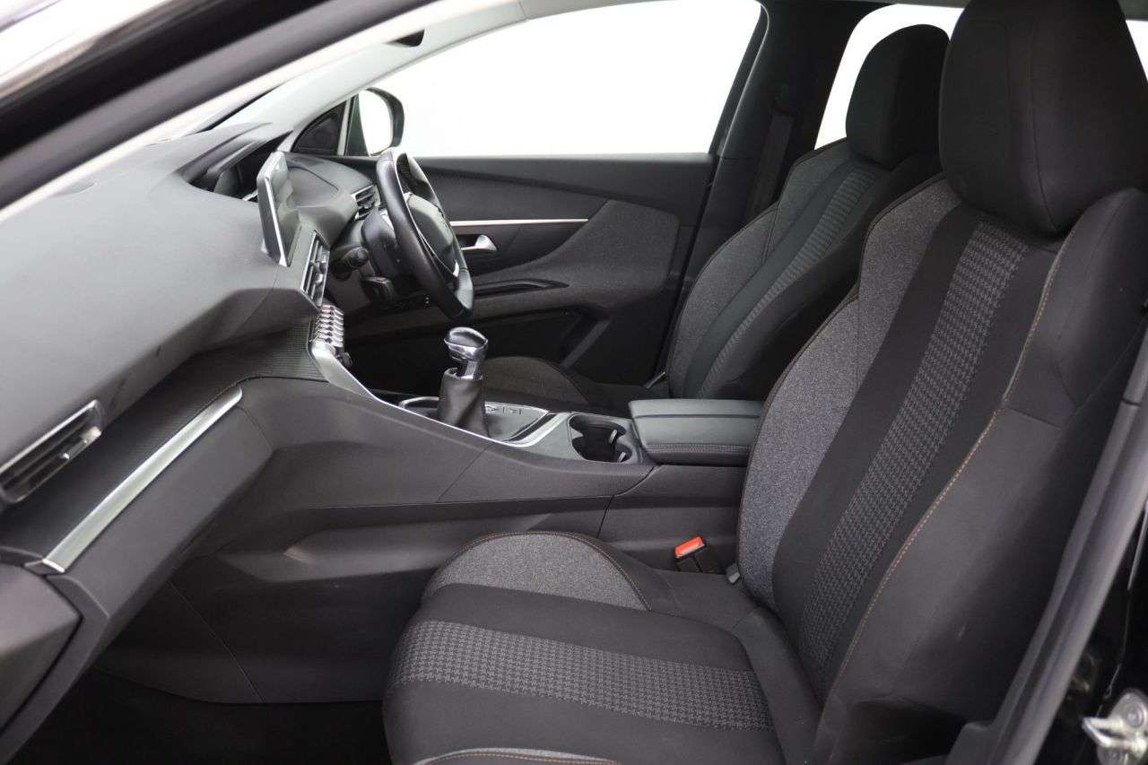 2023 PEUGEOT 5008 2023 PEUGEOT 5008