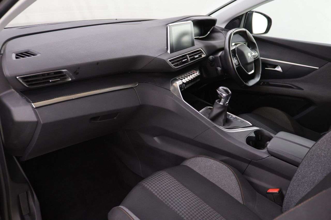 2023 PEUGEOT 5008 2023 PEUGEOT 5008