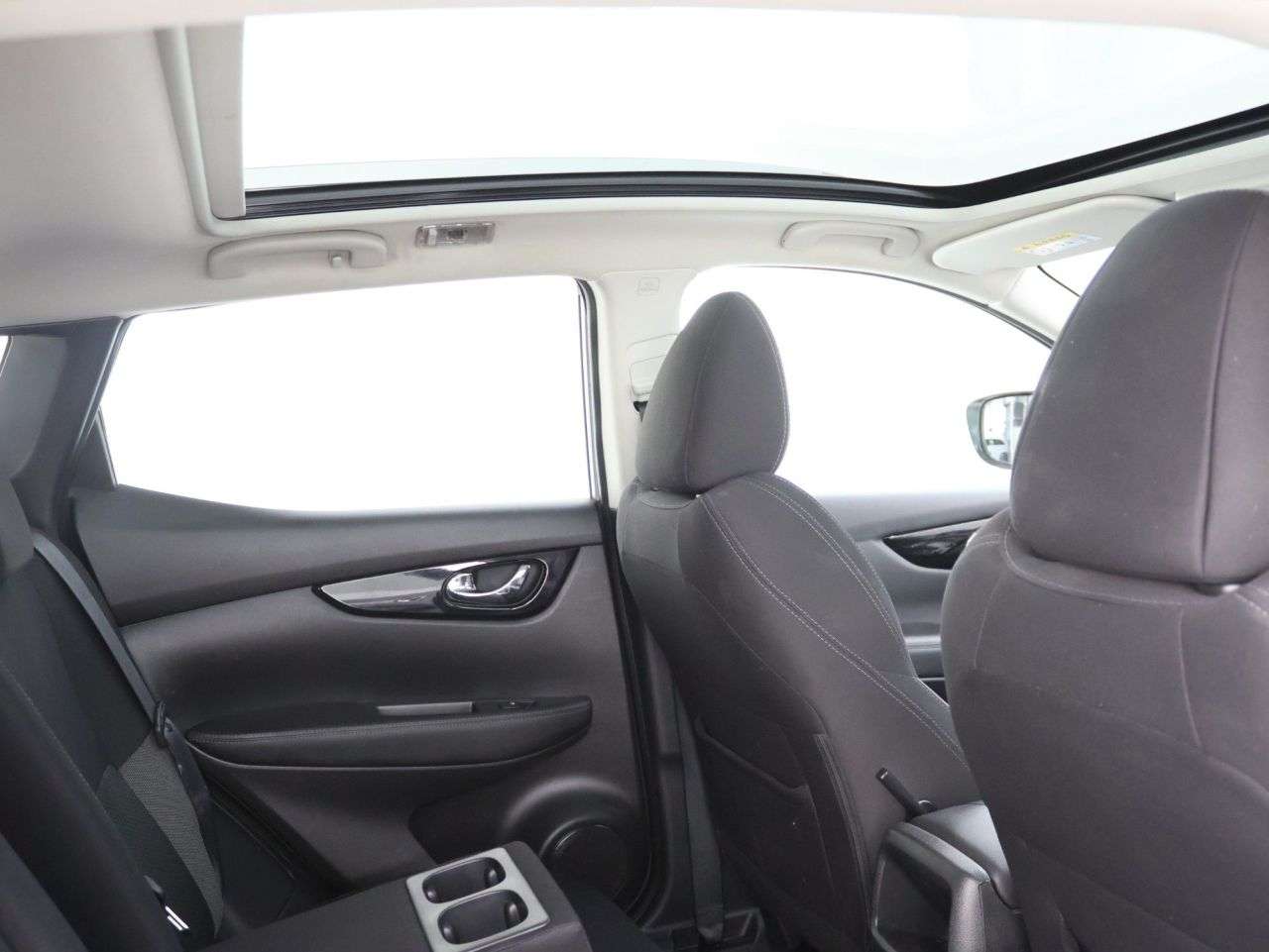 A 2020 NISSAN QASHQAI 1.3 DIG-T N-Connecta SUV 5dr Petrol Manual Euro 6 (s/s) (140 ps) A 2020 NISSAN QASHQAI 1.3 DIG-T N-Connecta SUV 5dr Petrol Manual Euro 6 (s/s) (140 ps)