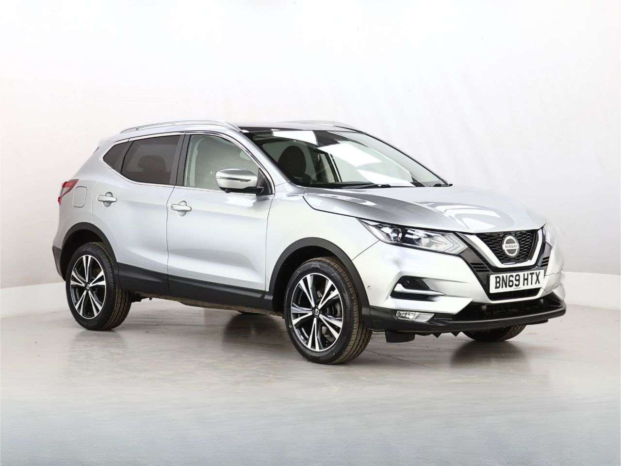 A 2020 NISSAN QASHQAI 1.3 DIG-T N-Connecta SUV 5dr Petrol Manual Euro 6 (s/s) (140 ps) A 2020 NISSAN QASHQAI 1.3 DIG-T N-Connecta SUV 5dr Petrol Manual Euro 6 (s/s) (140 ps)