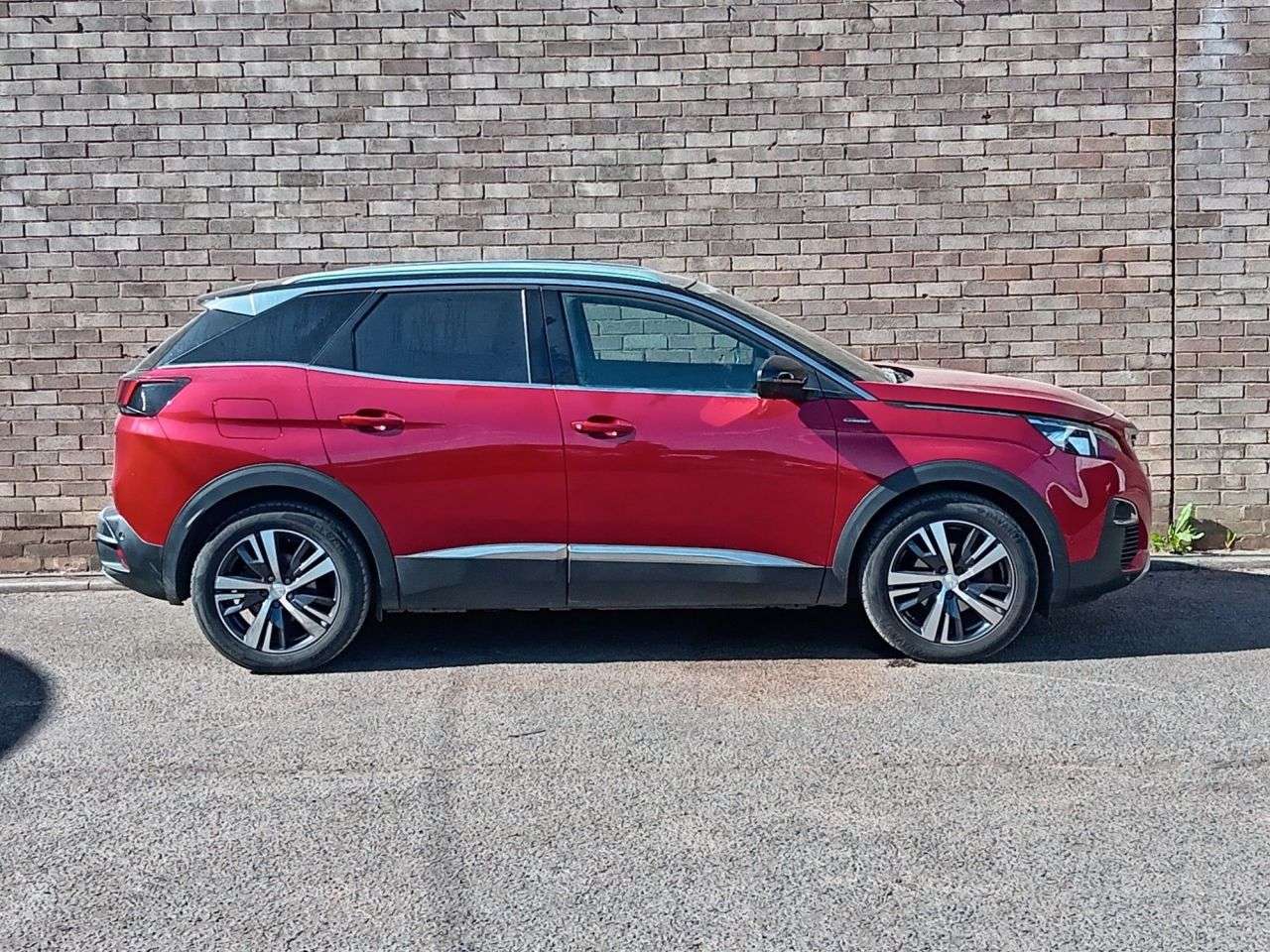 A 2020 PEUGEOT 3008 1.5 BlueHDi GT Line SUV 5dr Diesel EAT Euro 6 (s/s) (130 ps) A 2020 PEUGEOT 3008 1.5 BlueHDi GT Line SUV 5dr Diesel EAT Euro 6 (s/s) (130 ps)