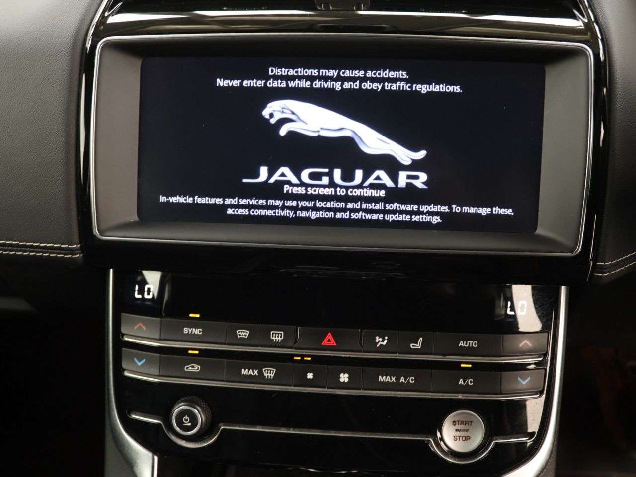 2019 JAGUAR XE 2019 JAGUAR XE