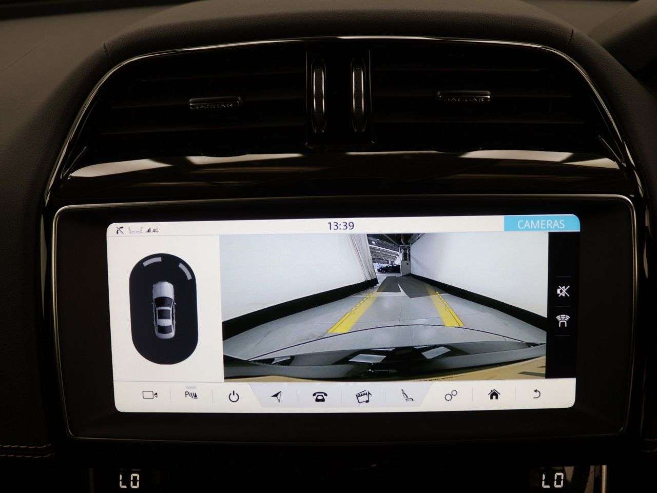 2019 JAGUAR XE 2019 JAGUAR XE