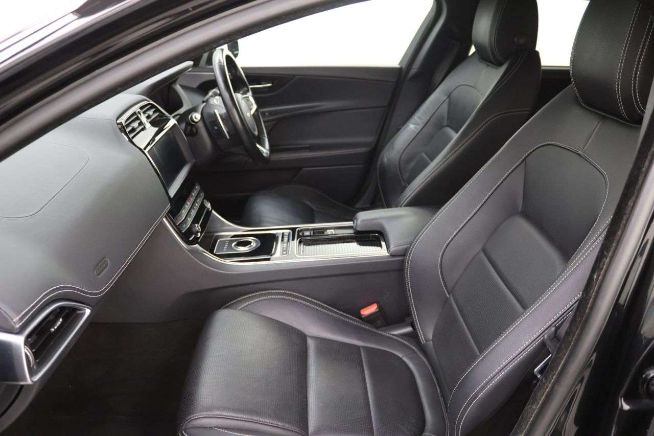2019 JAGUAR XE 2019 JAGUAR XE