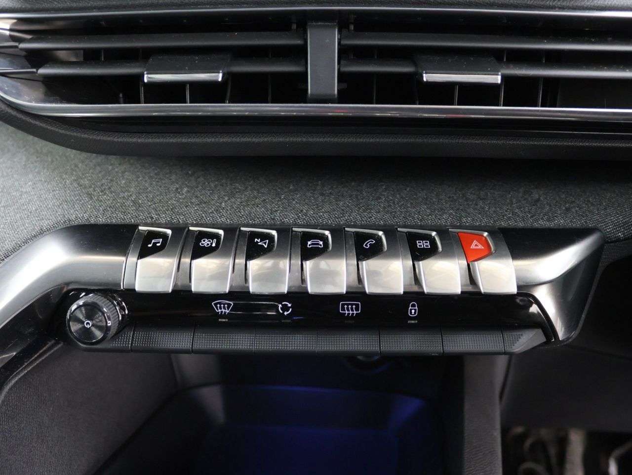 2021 PEUGEOT 3008 2021 PEUGEOT 3008