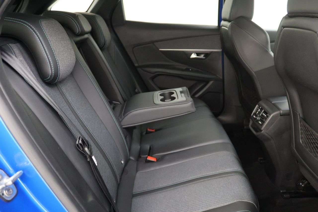 2021 PEUGEOT 3008 2021 PEUGEOT 3008