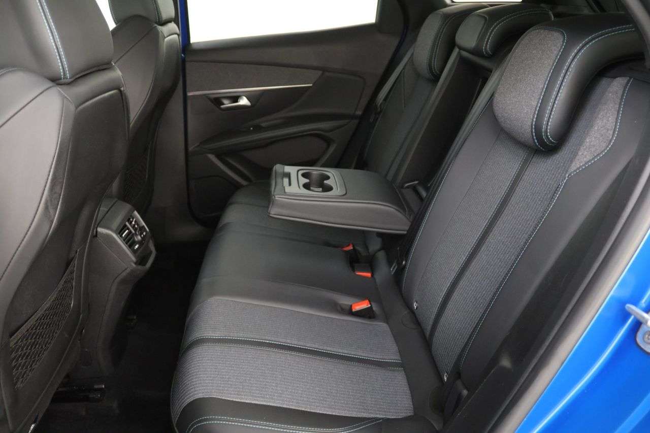 2021 PEUGEOT 3008 2021 PEUGEOT 3008
