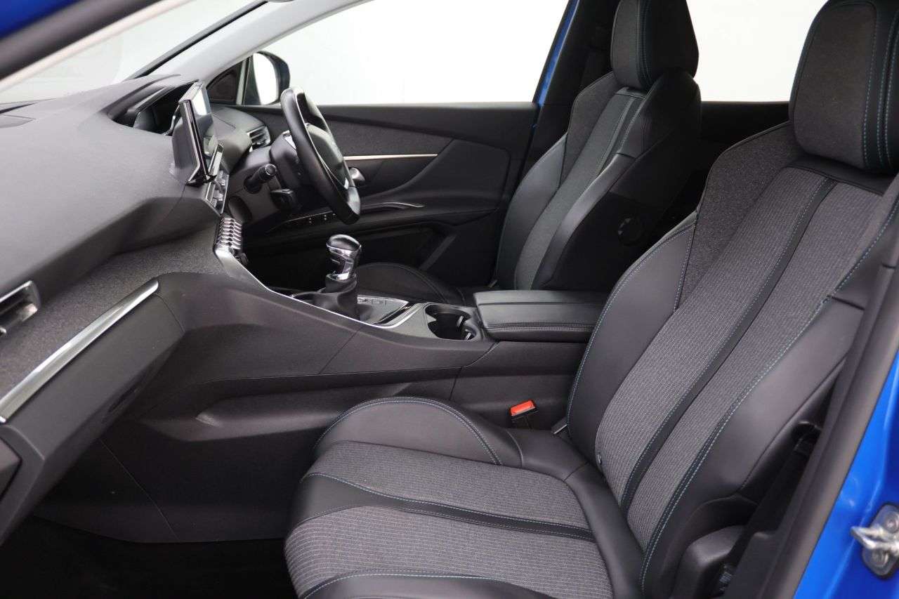 2021 PEUGEOT 3008 2021 PEUGEOT 3008
