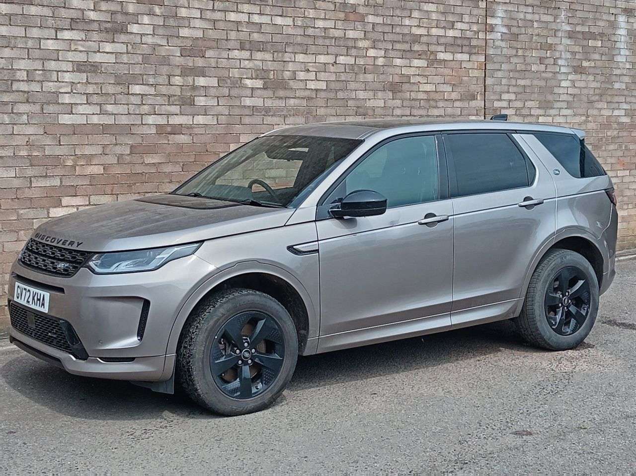 A 2022 LAND ROVER DISCOVERY SPORT 2.0 D165 MHEV Urban Edition SUV 5dr Diesel Auto 4WD Euro 6 (s/s) (163 ps) A 2022 LAND ROVER DISCOVERY SPORT 2.0 D165 MHEV Urban Edition SUV 5dr Diesel Auto 4WD Euro 6 (s/s) (163 ps)