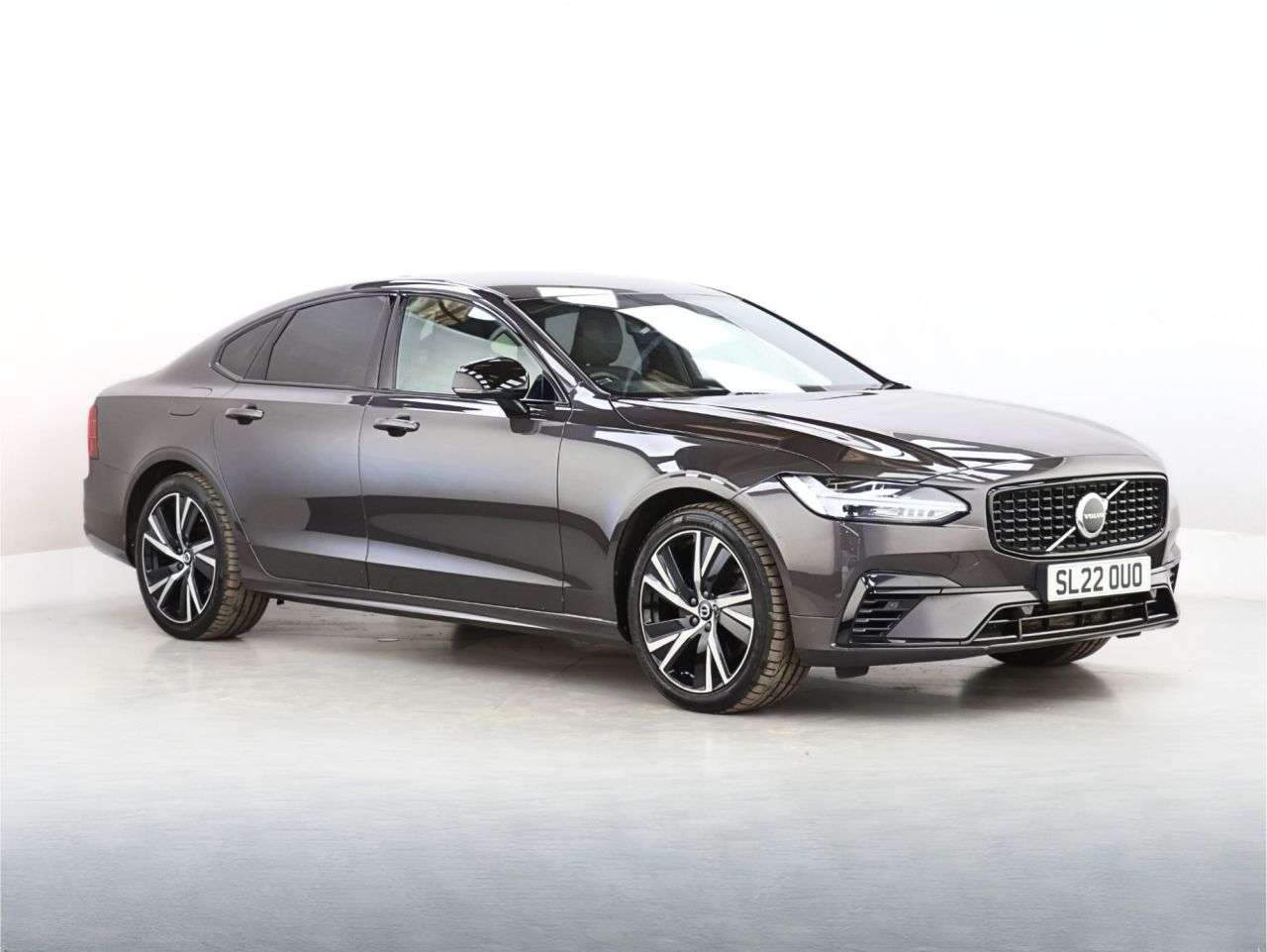A 2022 VOLVO S90 2.0h T8 Recharge 11.6kWh R-Design Saloon 4dr Petrol Plug-in Hybrid Auto AWD A 2022 VOLVO S90 2.0h T8 Recharge 11.6kWh R-Design Saloon 4dr Petrol Plug-in Hybrid Auto AWD