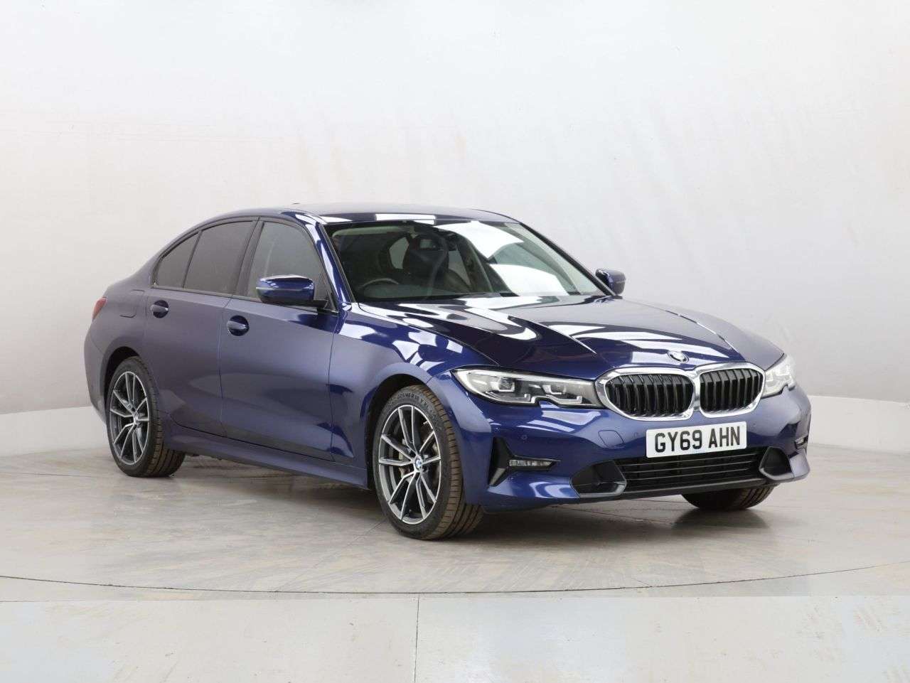A 2019 BMW 3 SERIES 2.0 330e 12kWh Sport Pro Saloon 4dr Petrol Plug-in Hybrid Auto Euro 6 (s/s) A 2019 BMW 3 SERIES 2.0 330e 12kWh Sport Pro Saloon 4dr Petrol Plug-in Hybrid Auto Euro 6 (s/s)