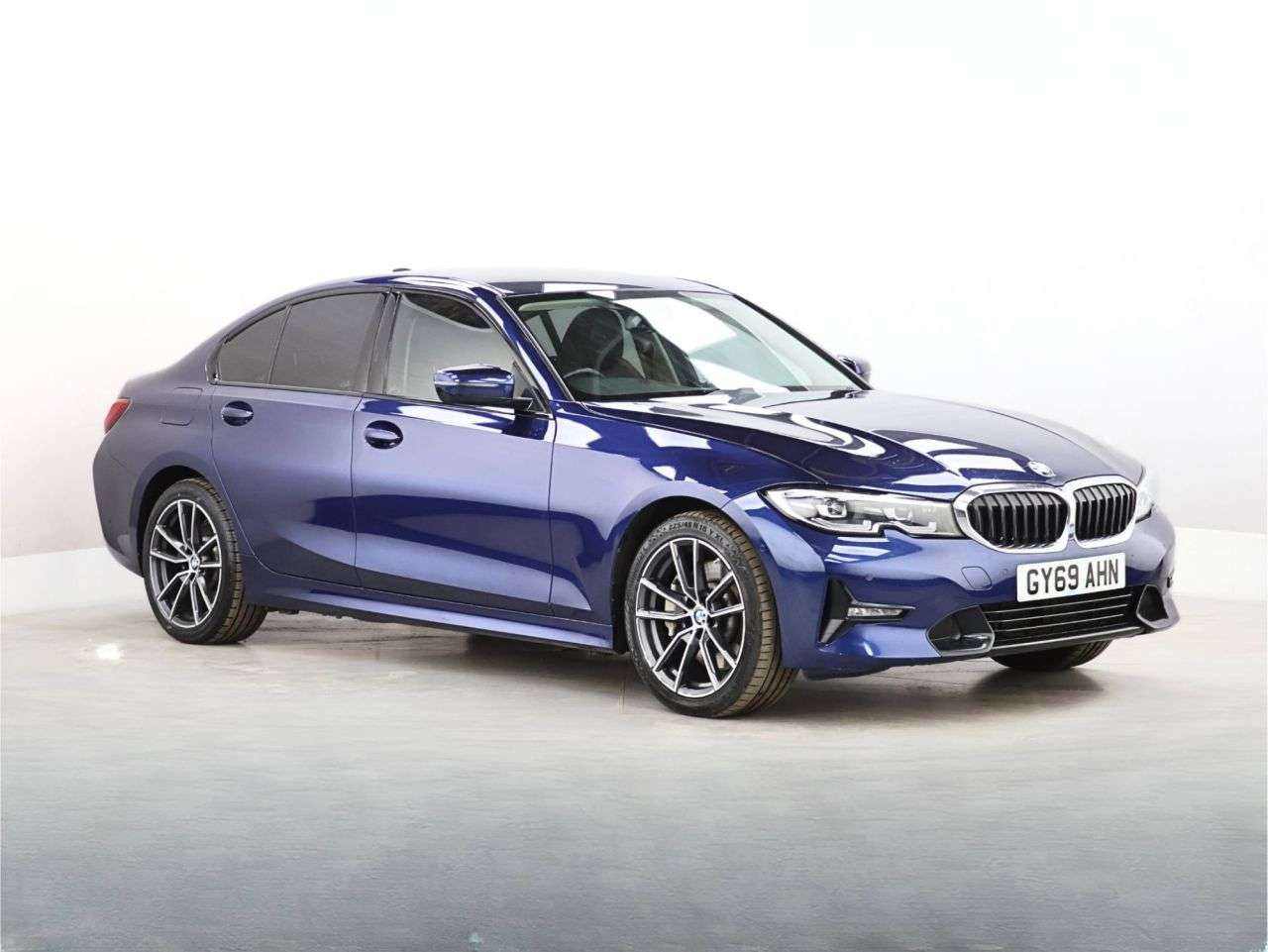 A 2019 BMW 3 SERIES 2.0 330e 12kWh Sport Pro Saloon 4dr Petrol Plug-in Hybrid Auto Euro 6 (s/s) A 2019 BMW 3 SERIES 2.0 330e 12kWh Sport Pro Saloon 4dr Petrol Plug-in Hybrid Auto Euro 6 (s/s)