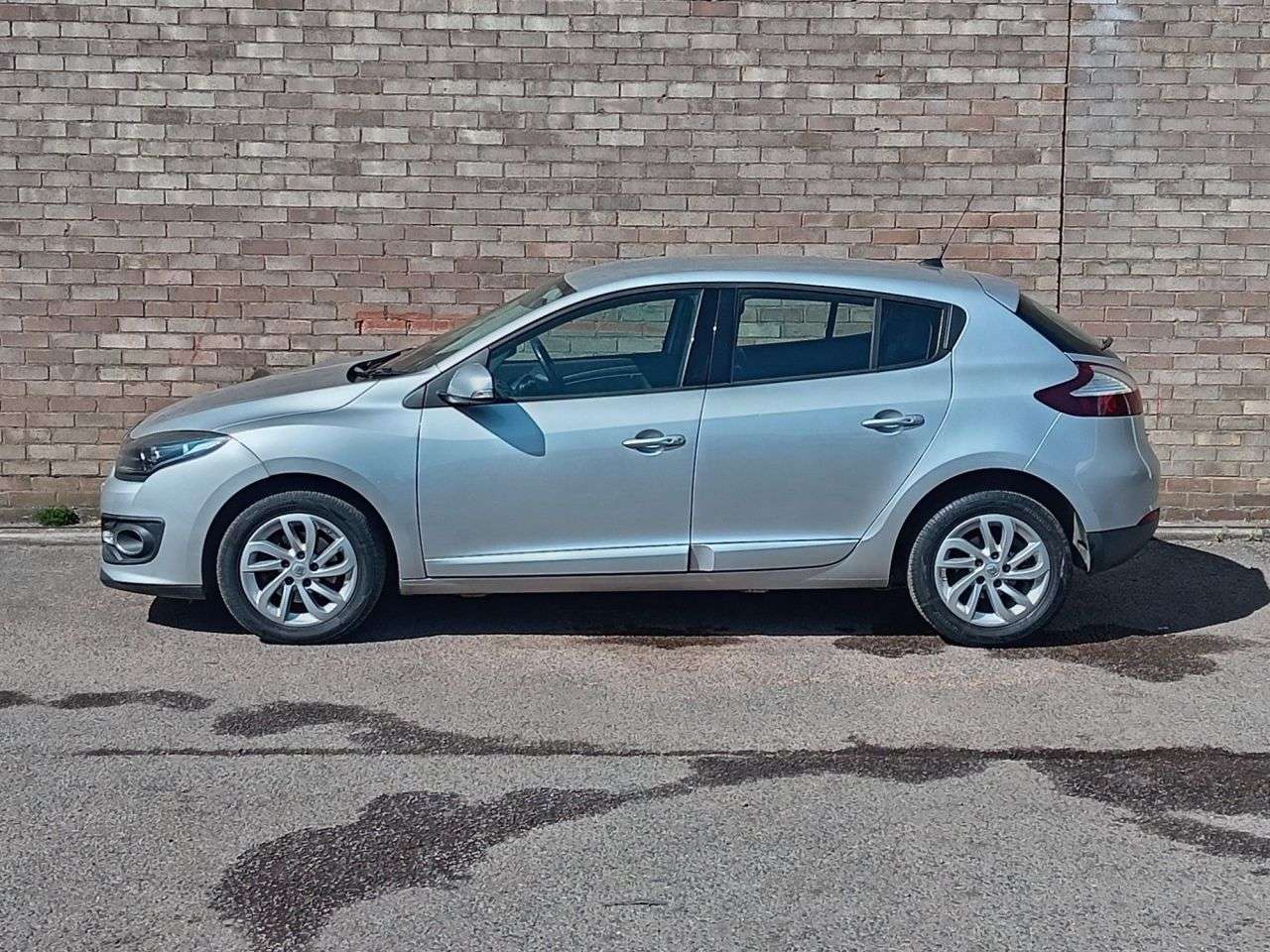A 2016 RENAULT MEGANE 1.5 dCi Dynamique Nav Hatchback 5dr Diesel Manual Euro 6 (s/s) (110 ps) Hat A 2016 RENAULT MEGANE 1.5 dCi Dynamique Nav Hatchback 5dr Diesel Manual Euro 6 (s/s) (110 ps) Hat