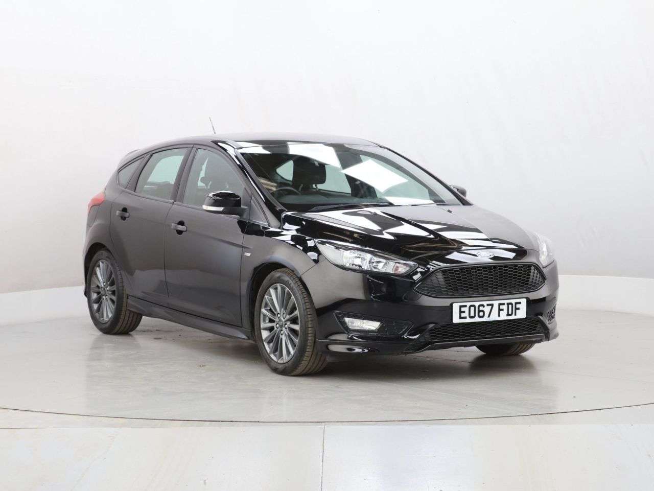A 2017 FORD FOCUS 1.0T EcoBoost ST-Line Hatchback 5dr Petrol Manual Euro 6 (s/s) (125 ps) A 2017 FORD FOCUS 1.0T EcoBoost ST-Line Hatchback 5dr Petrol Manual Euro 6 (s/s) (125 ps)