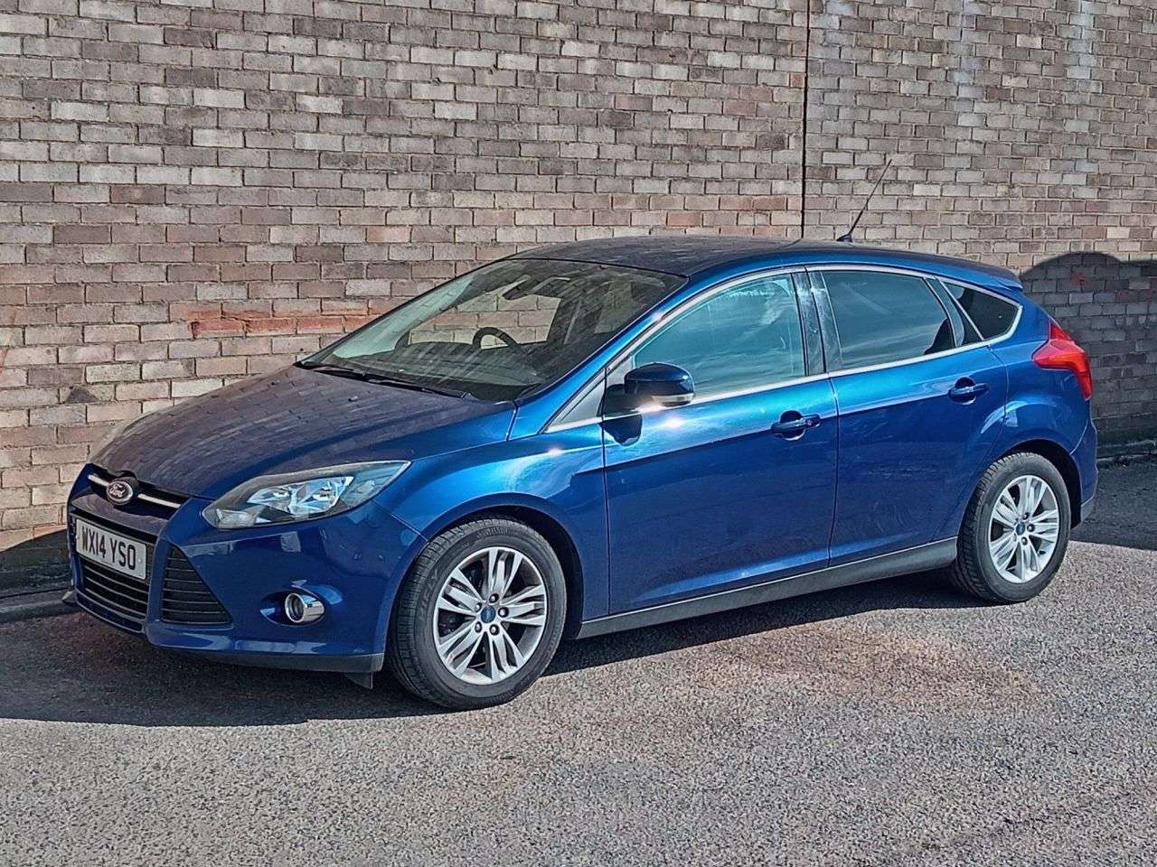 A 2014 FORD FOCUS 1.6 TDCi Titanium Navigator Hatchback 5dr Diesel Manual Euro 5 (s/s) (115 p A 2014 FORD FOCUS 1.6 TDCi Titanium Navigator Hatchback 5dr Diesel Manual Euro 5 (s/s) (115 p