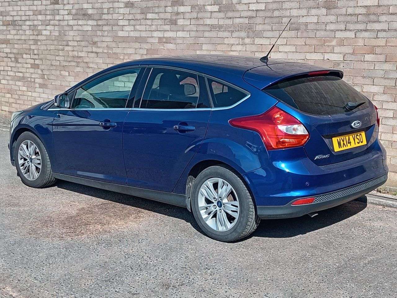 A 2014 FORD FOCUS 1.6 TDCi Titanium Navigator Hatchback 5dr Diesel Manual Euro 5 (s/s) (115 p A 2014 FORD FOCUS 1.6 TDCi Titanium Navigator Hatchback 5dr Diesel Manual Euro 5 (s/s) (115 p