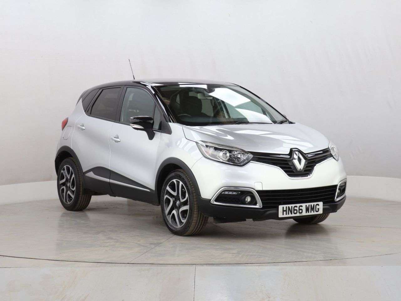 A 2016 RENAULT CAPTUR 1.5 dCi ENERGY Dynamique S Nav SUV 5dr Diesel Manual Euro 6 (s/s) (90 ps) A 2016 RENAULT CAPTUR 1.5 dCi ENERGY Dynamique S Nav SUV 5dr Diesel Manual Euro 6 (s/s) (90 ps)