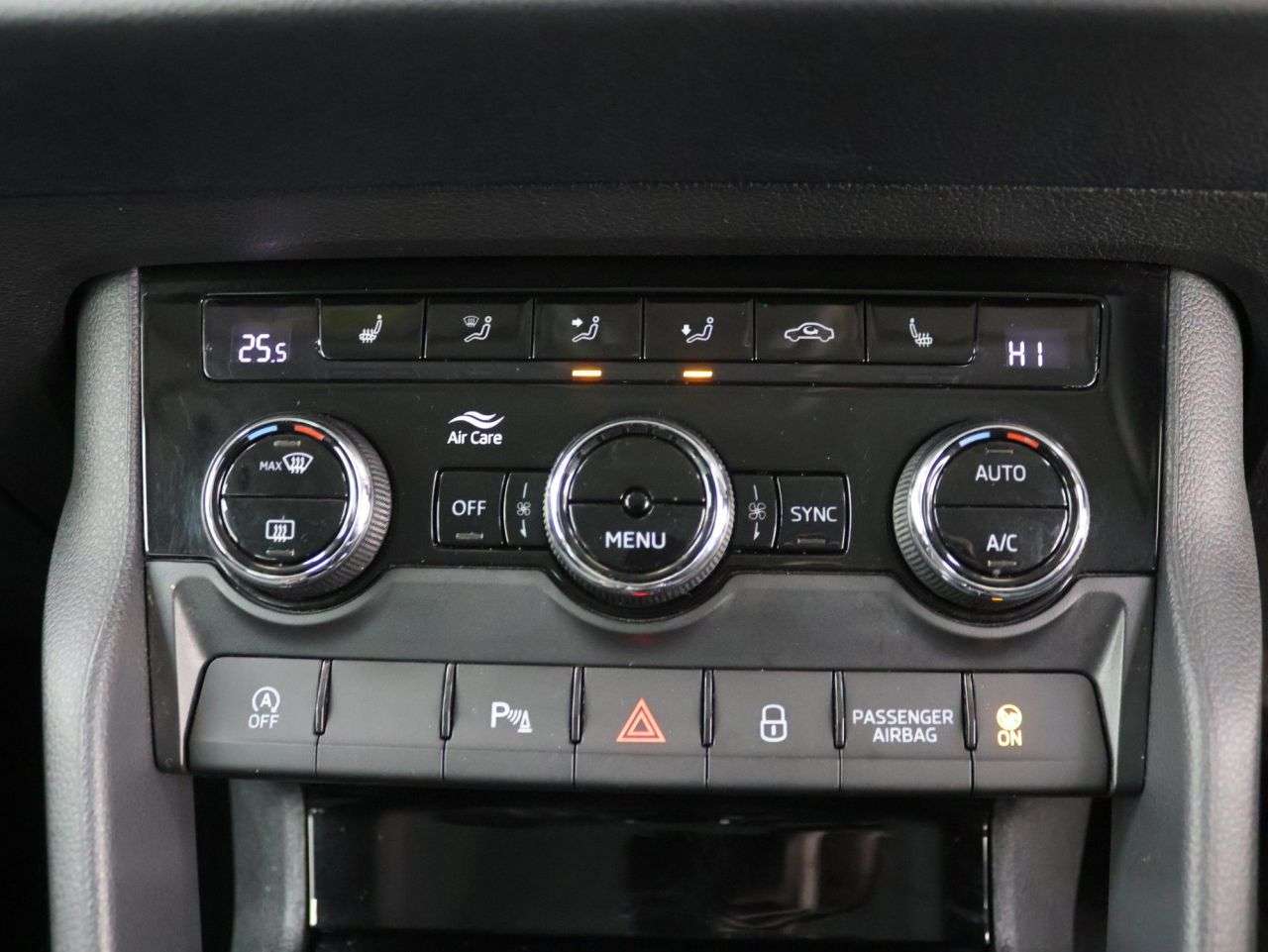 2021 SKODA KAROQ 2021 SKODA KAROQ