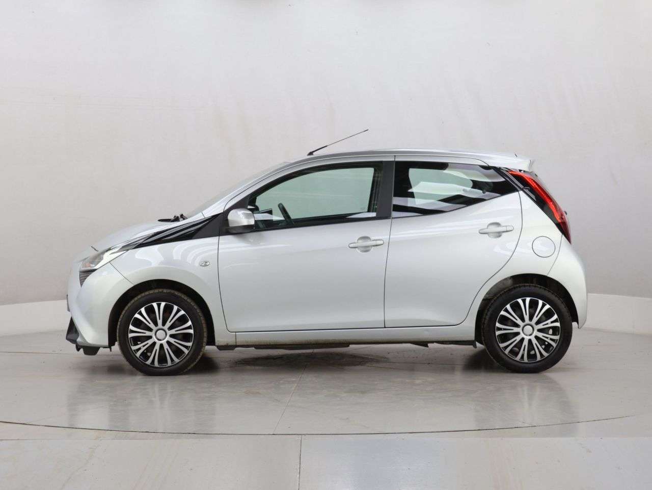 2021 TOYOTA AYGO 2021 TOYOTA AYGO