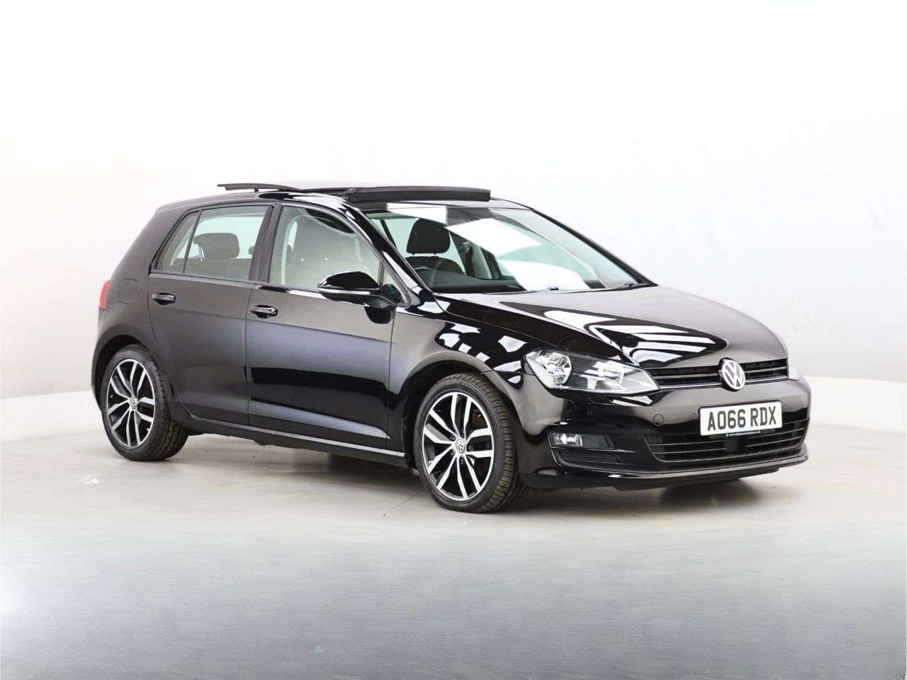A 2016 VOLKSWAGEN GOLF 1.4 TSI BlueMotion Tech Match Edition Hatchback 5dr Petrol Manual Euro 6 (s A 2016 VOLKSWAGEN GOLF 1.4 TSI BlueMotion Tech Match Edition Hatchback 5dr Petrol Manual Euro 6 (s