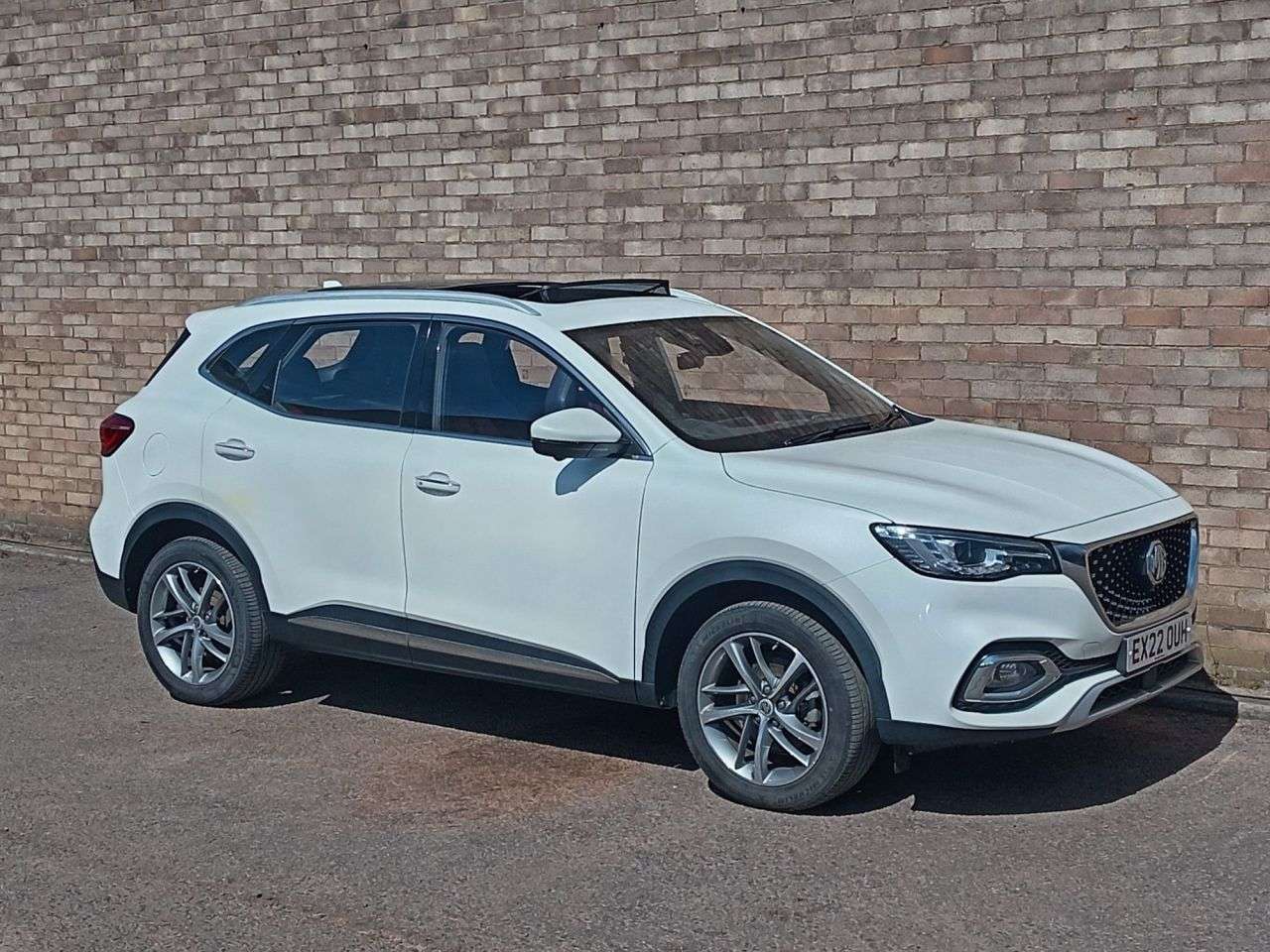 A 2022 MG MG HS 1.5 T-GDI 16.6kWh Exclusive SUV 5dr Petrol Plug-in Hybrid Auto Euro 6 (s/s) A 2022 MG MG HS 1.5 T-GDI 16.6kWh Exclusive SUV 5dr Petrol Plug-in Hybrid Auto Euro 6 (s/s)