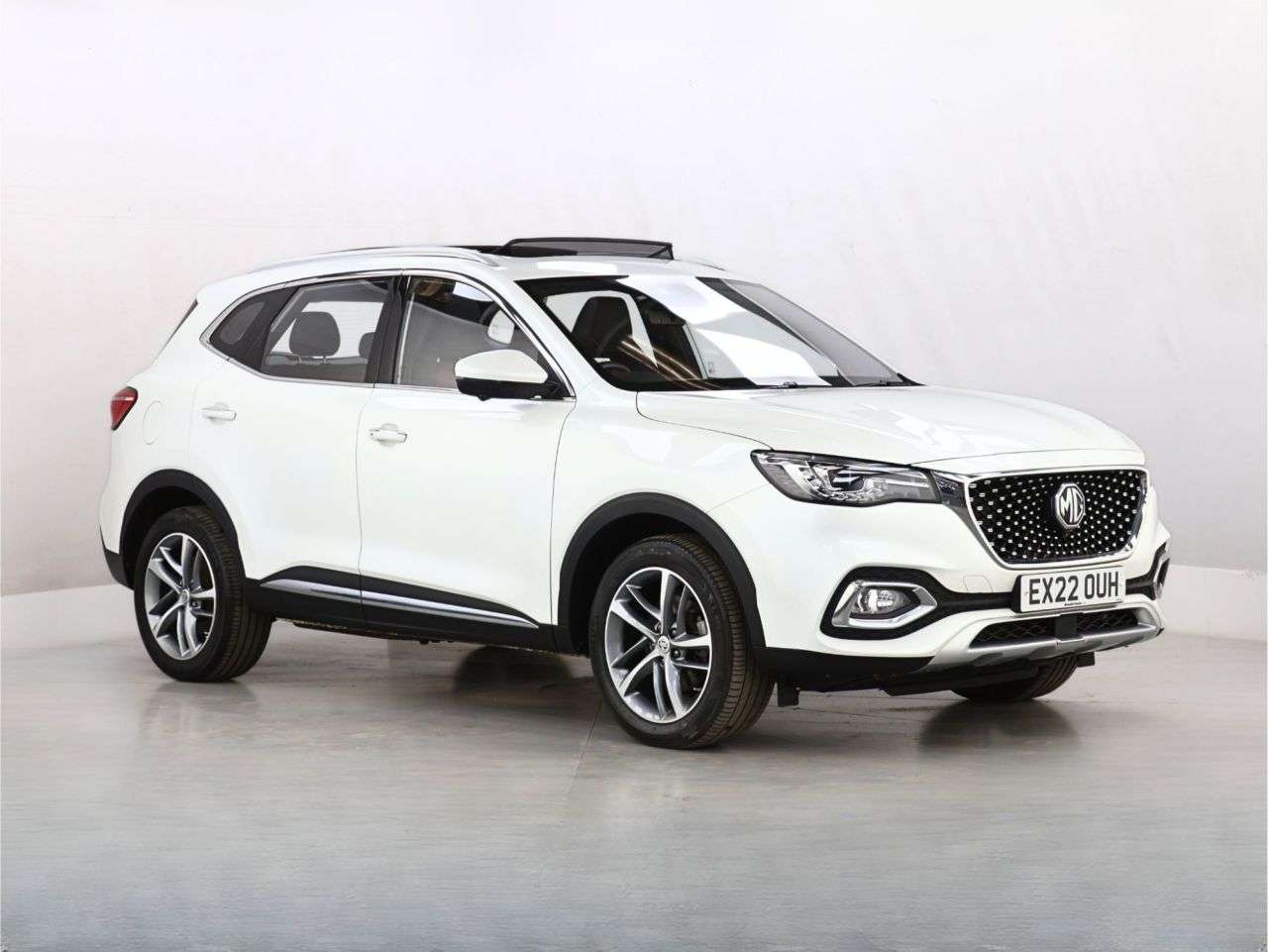 A 2022 MG MG HS 1.5 T-GDI 16.6kWh Exclusive SUV 5dr Petrol Plug-in Hybrid Auto Euro 6 (s/s) A 2022 MG MG HS 1.5 T-GDI 16.6kWh Exclusive SUV 5dr Petrol Plug-in Hybrid Auto Euro 6 (s/s)