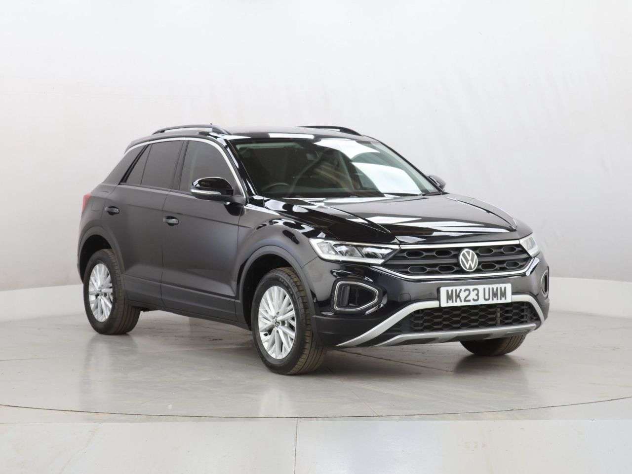 A 2023 VOLKSWAGEN T-ROC 1.5 TSI Life SUV 5dr Petrol DSG Euro 6 (s/s) (150 ps) A 2023 VOLKSWAGEN T-ROC 1.5 TSI Life SUV 5dr Petrol DSG Euro 6 (s/s) (150 ps)