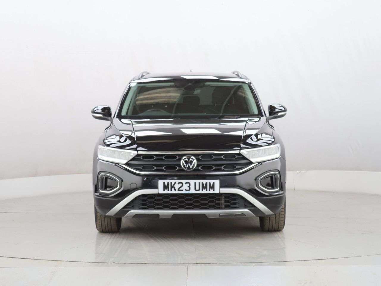 A 2023 VOLKSWAGEN T-ROC 1.5 TSI Life SUV 5dr Petrol DSG Euro 6 (s/s) (150 ps) A 2023 VOLKSWAGEN T-ROC 1.5 TSI Life SUV 5dr Petrol DSG Euro 6 (s/s) (150 ps)